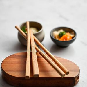 Baguettes en bambou légères et réutilisables Design élégant et durable pour les repas asiatiques authentiques et la cuisine de tous les jours - Product Image 2