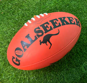 Pelota de rugby vintage hecha de cuero de vaca natural totalmente cosida a mano marca totalmente personalizada - Product Image 1