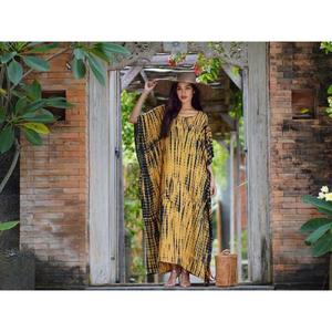 Vestido Largo Kaftan Estampado Amarillo y Negro para Mujer, Estilo Bohemio, Holgado, para Playa, Tie Dye, Verano, Resort, Largo hasta el Suelo, Natural - Product Image 1