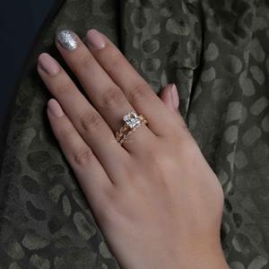 ชุดเครื่องประดับเพชรทรง Radiant Cut ทำมือ ได้รับการรับรองจาก IGI ระดับความสะอาด VVS เพชรเพาะเลี้ยงในห้องปฏิบัติการ พร้อมแหวนแต่งงานทอง 14k สำหรับผู้หญิง แฟชั่น - Product Image 2