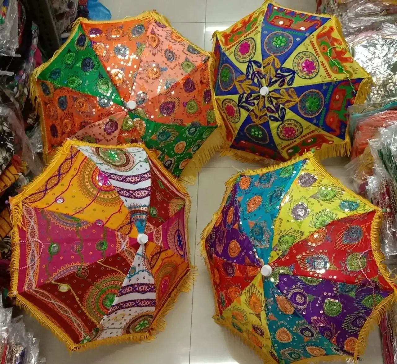 Lotto all'ingrosso di ombrelloni Vintage fatti a mano con ricamo ombrelloni in cotone decorazione di nozze indiana protezione solare baldacchino Vintage