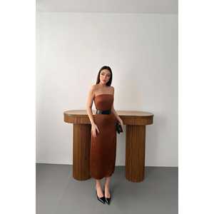 Robe fourreau en satin marron sans bretelles à taille naturelle pour la vente en gros - Product Image 6