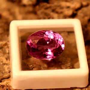 Brand New Alexandrite Statement Gemstone Multi Color Changeable High Gemstone Rare AA + Quality Alexandrite Gemstone Toutes les tailles - Product Image 5