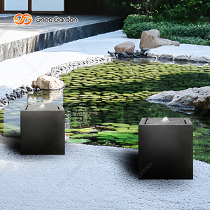 Fuente Eléctrica de Jardín para Paisajismo, con Forma de Cubo de Aluminio Negro Pulido, Resistente a la Intemperie, de Montaje en Suelo y Conexión Eléctrica - Product Image 3