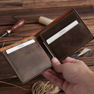 กระเป๋าสตางค์แบบพับได้สำหรับผู้ชายกระเป๋าสตางค์หนังแท้แบบเปิดสั้นหลายใบออกแบบโลโก้ได้ตามต้องการ - Product Image 3