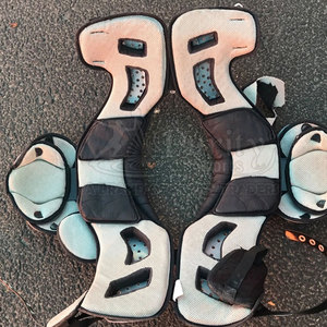 แผ่นรองไหล่ฟุตบอลอเมริกันคุณภาพสูง โลโก้สั่งทำ ผลิตอย่างมืออาชีพ ชุดกีฬา แผ่นรองไหล่ฟุตบอลอเมริกัน - Product Image 6