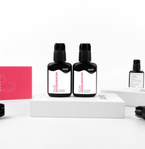 CharmLash alta calidad impermeable pestañas pegamento acelerador extensiones de pestañas al por mayor OEM ODM - Product Image 1