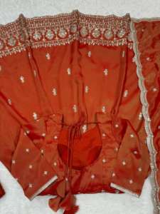 Hermosa y moderna RADHE EXPORTS Salwar Kameez en tela de seda brillante con forro interior de Chinon Ropa informal y de graduación de secado rápido - Product Image 6