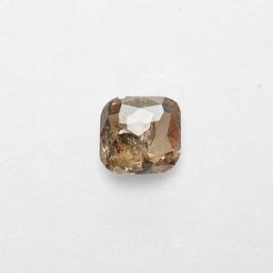 Diamant naturel sel et poivre de 0,6 ct, taille coussin, certifié IGI, excellente et bonne taille pour la fabrication de bijoux - Product Image 1