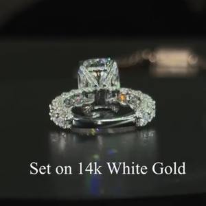 Bague solitaire en diamant de laboratoire de forme coussin de 5,5 carats, or blanc 14 carats, clarté VS1, certifiée IGI, catégorie de produits bagues en diamant - Product Image 3