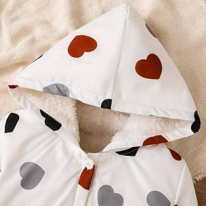 Veste à capuche à manches longues pour fille, manteau à doublure polaire chaud et tendance pour l'hiver - Product Image 6