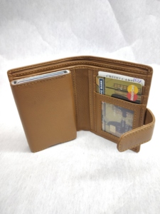 Portefeuilles pour hommes en cuir européen vintage à bouton-poussoir en métal court, fabriqués en Inde, porte-cartes de crédit RFID, vente en gros mondiale - Product Image 2