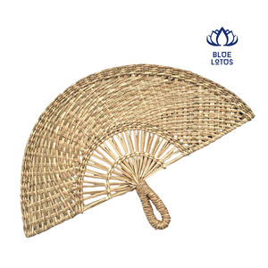 Abanico de Mano de Pasto Marino Vietnamita, Tejido a Mano, Natural, Refrescante, con Empaque Personalizado - Product Image 1