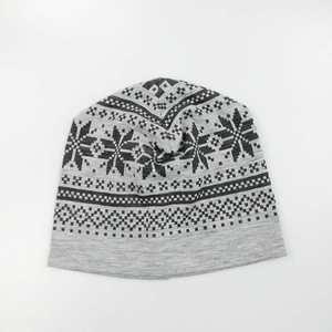 Bonnet en tricot personnalisé avec broderie de logo 3D et choix de couleur, adapté à un usage quotidien, au style streetwear et à la promotion - Product Image 2