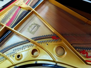 Piano de cola Yamaha G3E negro de 88 teclas, híbrido, con sonido de grabación, teclas contrapesadas de martillo, profesional para estudio y escenario, de segunda mano. - Product Image 4