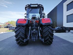รถแทรกเตอร์ฟาร์ม Massey Ferguson 8S 4WD ใหม่และมือสอง พร้อมพวงมาลัยเพาเวอร์ สำหรับการเกษตรและการปฏิบัติงานภาคสนามเชิงพาณิชย์ - Product Image 4