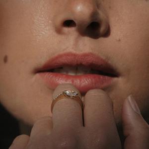 Anillo de compromiso de corte Marquesa de lujo 14K oro 0.67Ctw este-oeste Marquesa en forma de moissanita diamante anillos de novia fabricante - Product Image 4