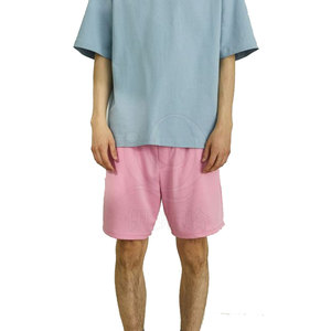 Pantalones cortos de malla flexible para hombres con diseño transpirable y estilo Pantalones cortos de malla casuales para hombres con cintura elástica - Product Image 2