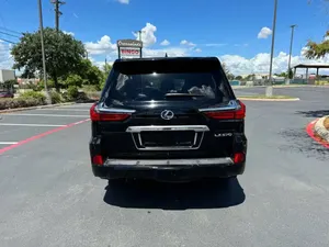 Lexus LX 570 ปี 2021 สภาพใหม่เอี่ยม - Product Image 2