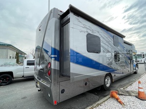 Camping-car de luxe d'occasion CH EAP MOTORHOME RV CAMPER USED 2021 R-E-N-E-G-A-D-E VALENCIA 38 RB - Product Image 2