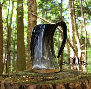 Mug en corne naturelle fait à la main, écologique, avec surface polie durable, style floral, logo personnalisable - pour les bars à domicile et les mariages - Product Image 4