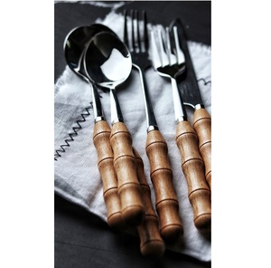 Acier inoxydable personnalisé de luxe de haute qualité avec manche en bois d'acacia Couverts Cadeau de mariage Personnalisation de restaurant disponible - Product Image 1