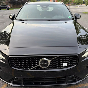 Voiture d'<span class=keywords><strong>occasion</strong></span> bien entretenue et propre, <span class=keywords><strong>Volvo</strong></span> <span class=keywords><strong>V60</strong></span> Recharge T8 Polestar Engineered 2024, prête à être expédiée dans le monde entier. - Product Image 1