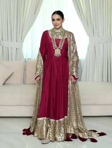 Ensemble robe et dupatta en georgette marron pour femme avec broderie de sequins pour les occasions de mariage, Diwali et de fête - Product Image 2