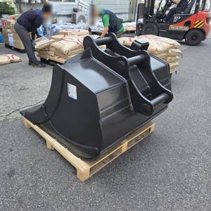 Performance Optimized 3-Pin Grading <b>Bucket</b> with Hardox 500 Cutting Edge and High-Strength Steel Body - Product Image 3