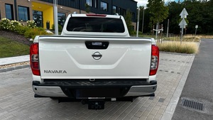 2021 usato Nissan Navara Pickup cambio automatico 4L motore benzina in pelle scura interni sinistra R20 in lega di alluminio - Product Image 4