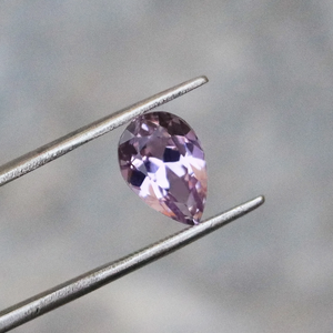 Piedra preciosa fucsia kunzita Rosa natural, piedras preciosas sueltas certificadas por IGI de Jaipur, fabricante de joyería kunzita de Afganistán - Product Image 4