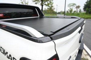 Nouvelle conception de couvre-caisse de camion compatible avec <span class=keywords><strong>Ford</strong></span> <span class=keywords><strong>Ranger</strong></span> avec barres de sport, couvercle à enroulement rétractable, imperméable, couvercle à enroulement pour pick-up - Product Image 3