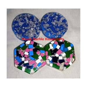 Nouveau traditionnel classique fantaisie moderne Look sous-verre en bois ensemble avec matériau en résine forme carrée brillant poli pour outil de cuisine à domicile - Product Image 4