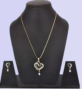 Elegante Mangalsutra tradicional chapado en oro con hermosos pendientes a juego para mujer a los mejores precios - Product Image 5