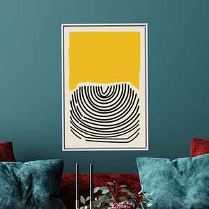Arte de pared en lienzo abstracto impreso en amarillo y negro - Diseño de líneas modernas, con marco blanco - Product Image 1