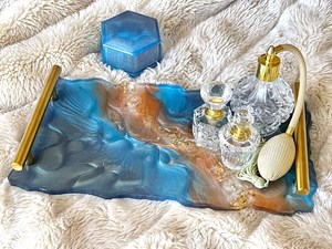 Organisateur compact de plateau de rangement de vanité en résine de Style ange de luxe pour pinceaux à parfum et plus encore pour commode ou décor de salle de bain - Product Image 3