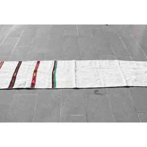 Alfombra Vintage de 1.7x8.8 pies, Alfombra Turca Blanca con Diseño de Patchwork - Product Image 2