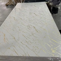 Panneau mural en plastique marbré brillant, imperméable et anti-moisissure, feuille de PVC SPC pour la rénovation intérieure des salles de bain et des sous-sols