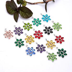 Lote al por mayor de 50 piezas de plata alemana 925 chapada en plata, con diseño de flor cristiana de moda y engaste de bisel de crisoprasa múltiple, de tercer fabricante - Product Image 2