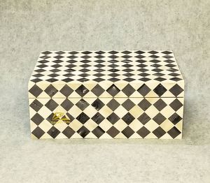 Caja de anillo de madera con incrustaciones de cuerno de hueso cuadrado blanco y negro elegante organizador de joyería India exhibición de escritorio tamaños colores por HF CRAFTS - Product Image 3