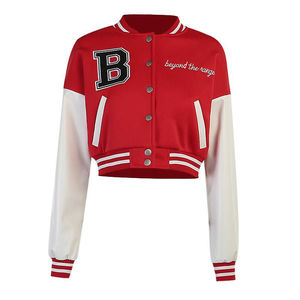 Veste universitaire courte rouge tendance avec broderie, tissu doux et lettrage élégant, parfaite pour la mode streetwear - Product Image 3