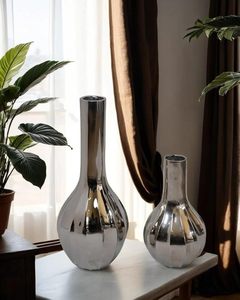 Vase à fleurs rugueux fini en laiton en deux tailles fabriqué en tôle d'aluminium décor à la maison Vase à fleurs Vase en métal - Product Image 3