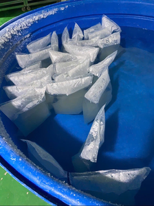 Agua de coco congelada de calidad superior empaquetada en 1 kg/bolsa ayuda a rehidratar el origen de Vietnam - Product Image 5