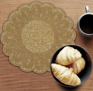 Set de table rond en or fait main avec perles |   Set de Napperons de Table en Perles de Verre Style Américain pour Mariage, Noël et Décoration Intérieure - Product Image 1