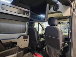 Usado cuidadosamente 2023 RAM ProMaster 3500 Dirección izquierda Turbo Cuero Sedán Techo alto - Product Image 3