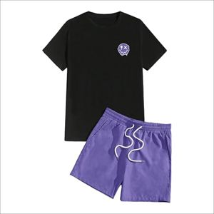 Ensemble streetwear d'été personnalisé deux pièces pour hommes, t-shirt à imprimé graphique respirant et short assorti - Product Image 1