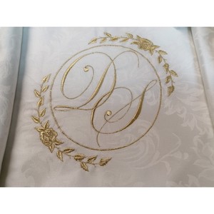 Parures de draps plats et ajustés sur mesure pour lit King Size avec broderie, garnissage en coton et polyester, fonction massage pour usage en spa - Product Image 5