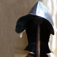 Casco de Armadura Medieval BUHURT, Réplica Hecha a Mano con Acero Suave de Calibre 18, Recortada y con Incrustaciones de Esmalte, para Coleccionistas y Reenactaciones Históricas
