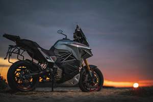 Energica Experia Premium Electric Touring Adventure Edition, best-seller, neuf en stock, à vendre - Product Image 2