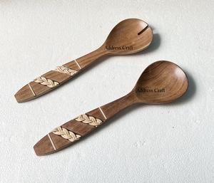 Serveur à salade en bois d'acacia de style unique meilleure qualité outil à salade cuillère fourchette couverts en bois prix de gros ustensiles de cuisine - Product Image 2